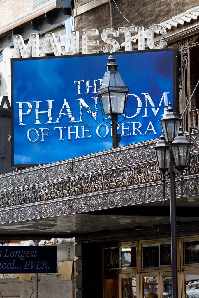 New York bids goodbye to Broadway's longest running opera