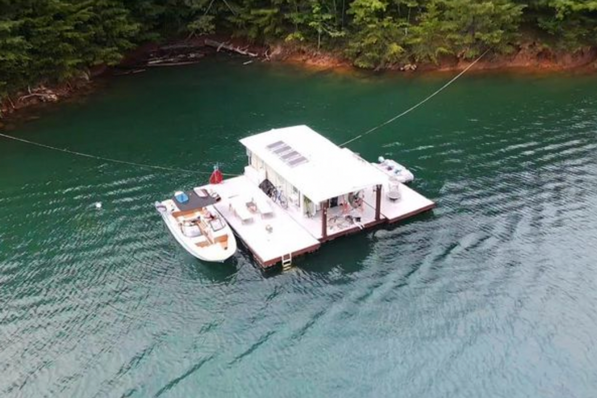houseboat, floating cabin, tiny homes