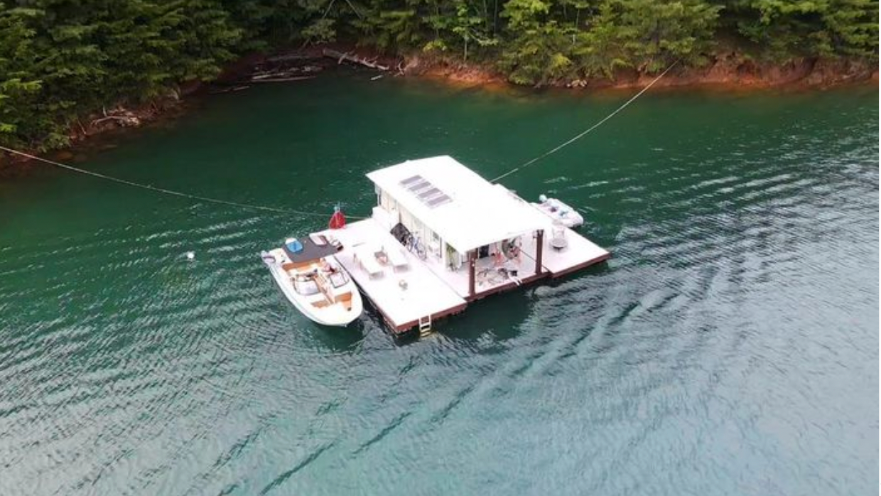 houseboat, floating cabin, tiny homes 
