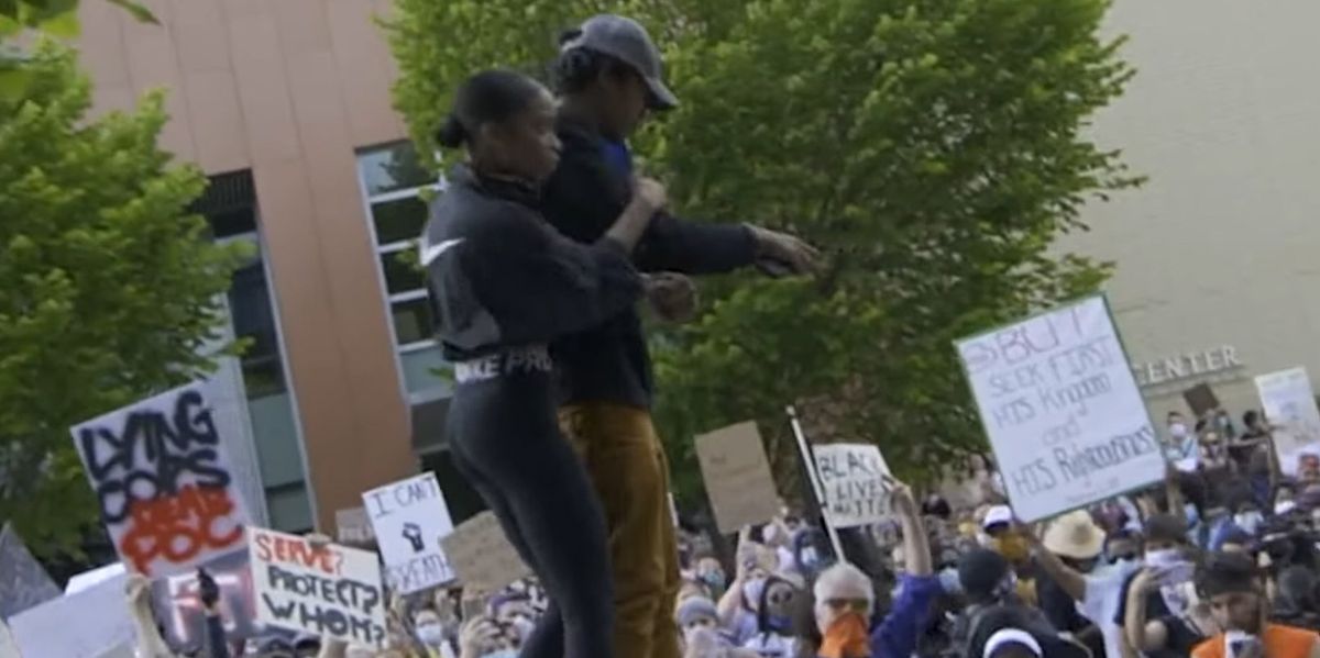 NextImg:Footage reportedly shows reinstated Tennessee state Rep. Justin Jones holding up and assaulting a driver during BLM's 'Summer of Love'