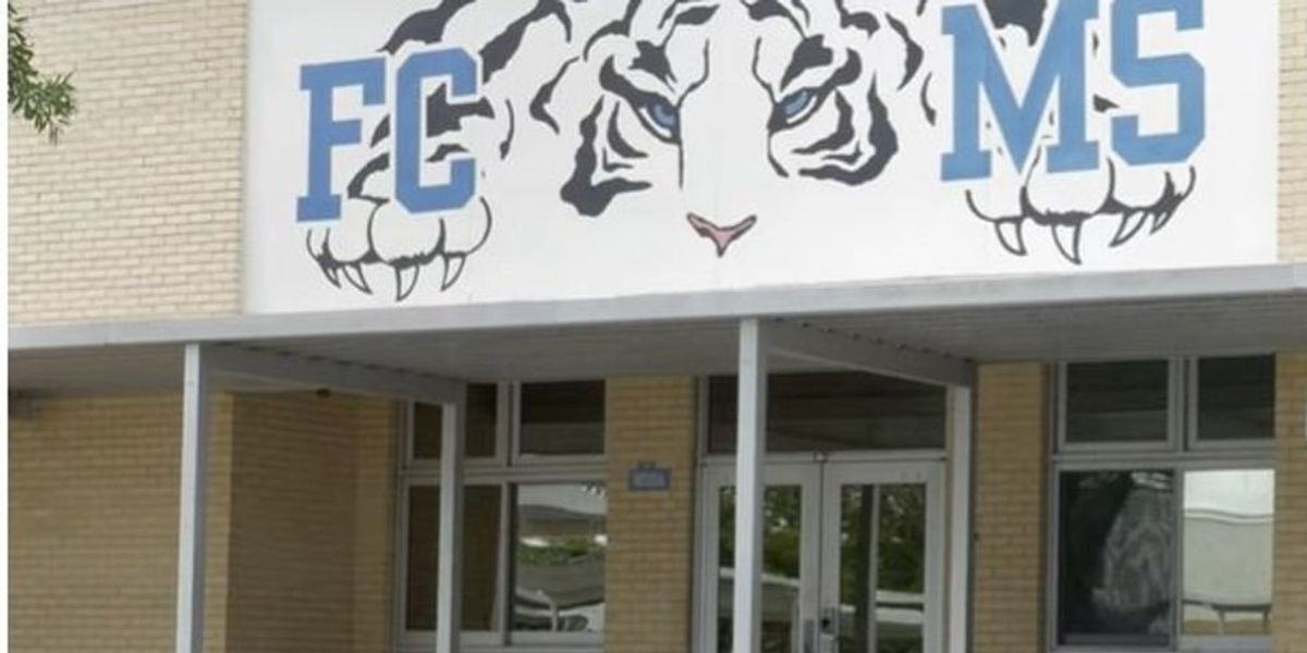 NextImg:Male teacher posing as female suspended after threatening to shoot students