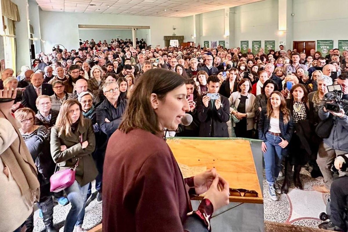 La Schlein torna e parla. Ma non dice nulla