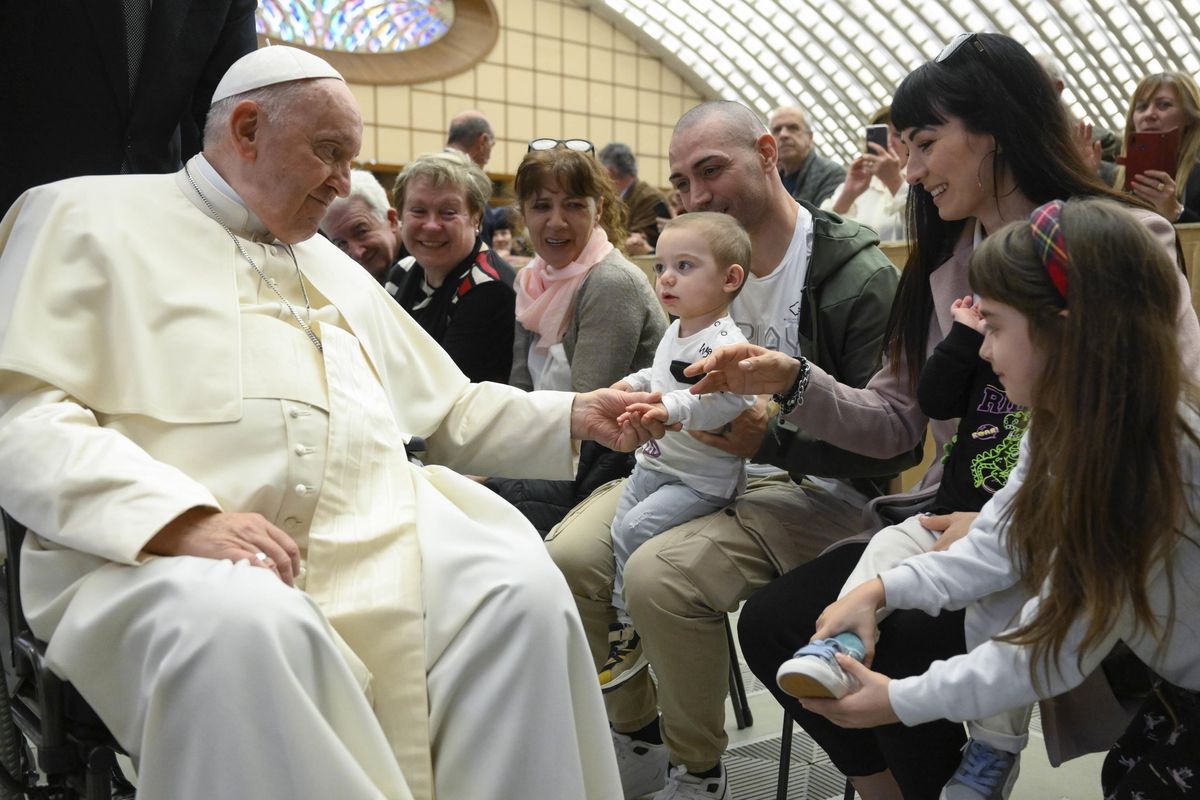 Bergoglio difende Giovanni Paolo II. Qualcuno lo vuole «decanonizzare»