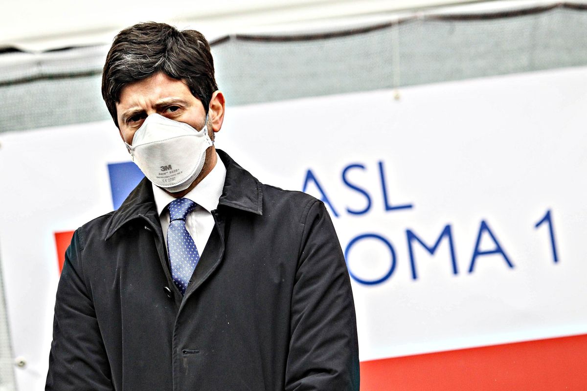 «Vaccino pericoloso, lo sequestro». Ma Speranza provò a fermare il Pm