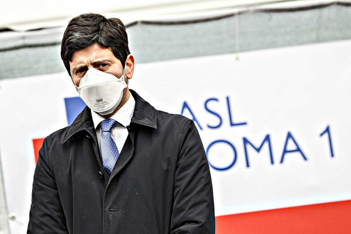 «Vaccino pericoloso, lo sequestro». Ma Speranza provò a fermare il Pm
