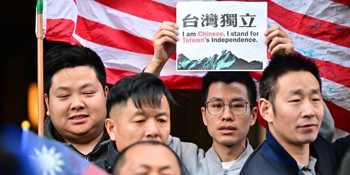 NextImg:Taiwan's president meeting with US House Speaker McCarthy despite repeated Chinese threats of retaliation, protests