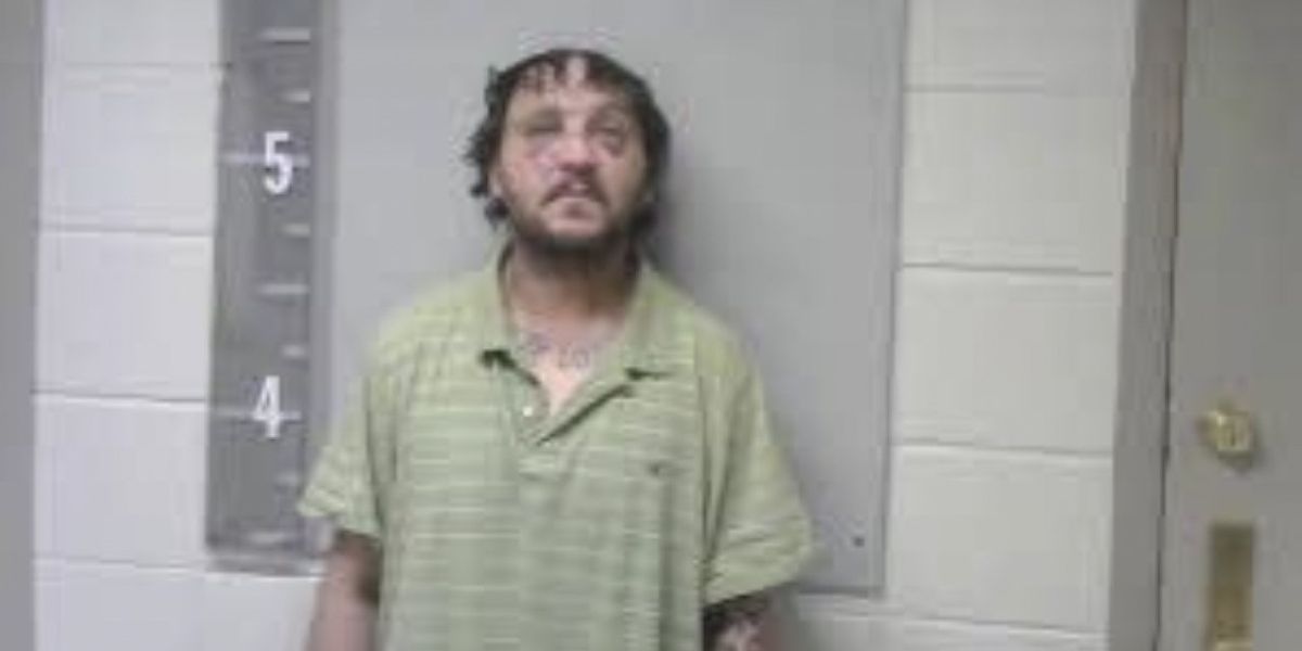NextImg:Homeowner finds burglar in his kitchen, tells cops suspect 'came at me,' fight breaks out — and suspect ends up in hospital
