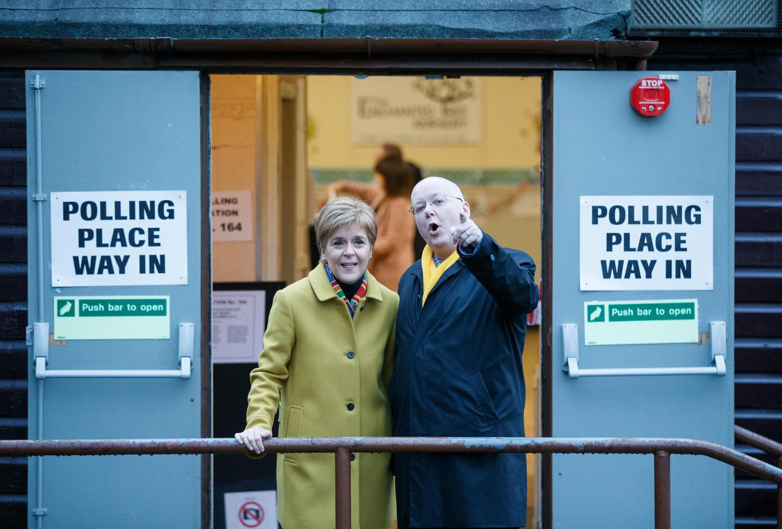 Il senso del dovere dell’ex premier? L’arresto del marito