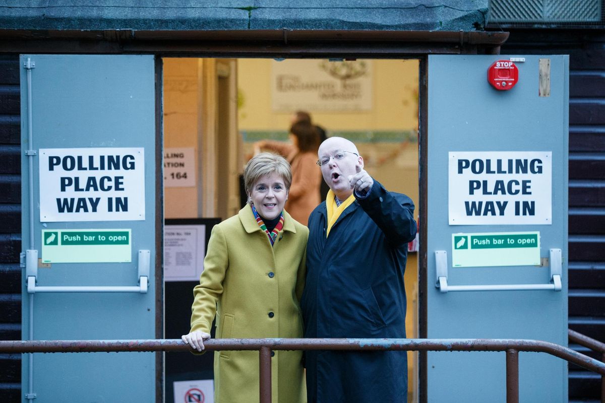 Il senso del dovere dell’ex premier? L’arresto del marito