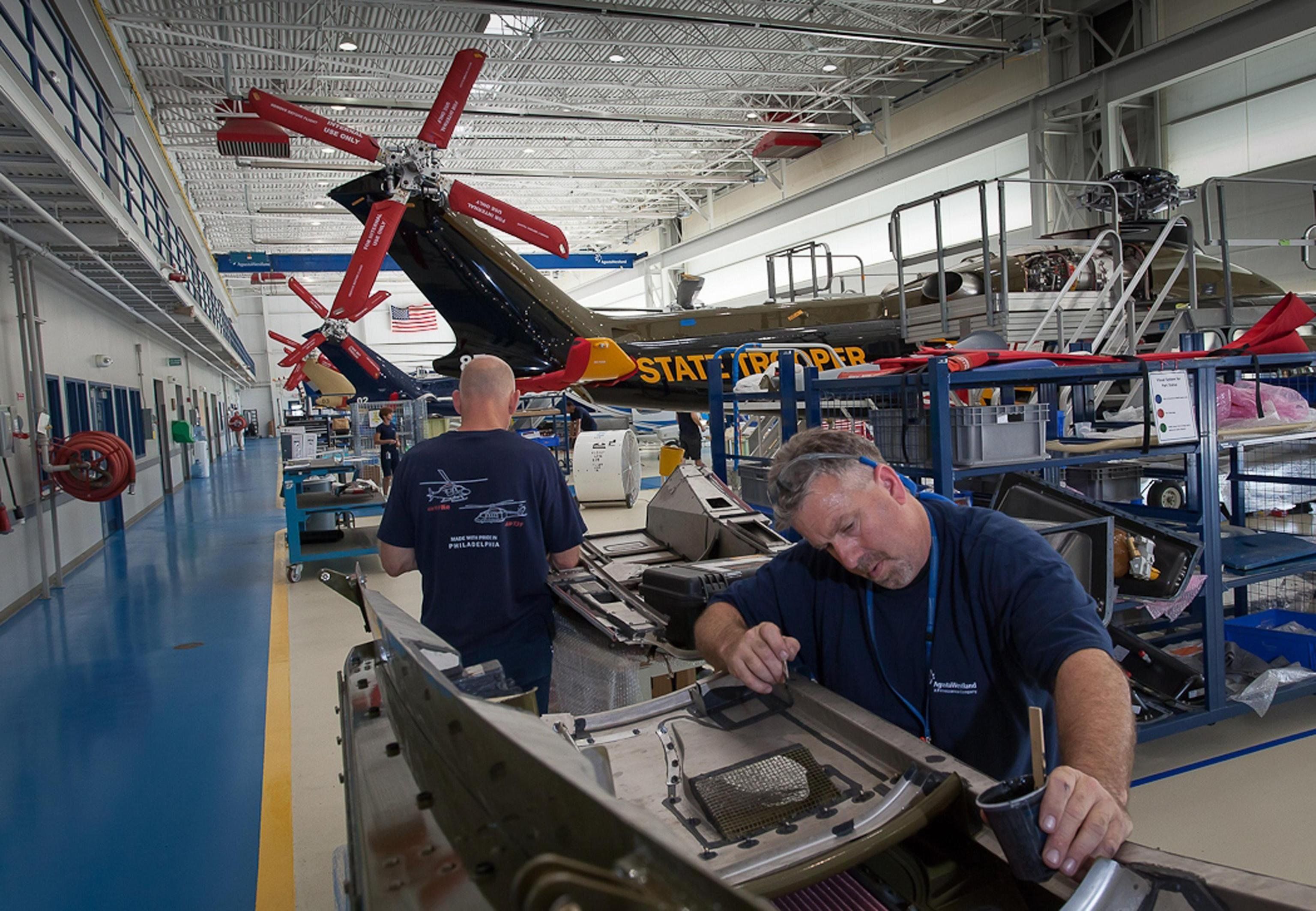 Leonardo e Airbus in corsa per la nuova flotta di elicotteri in Vietnam