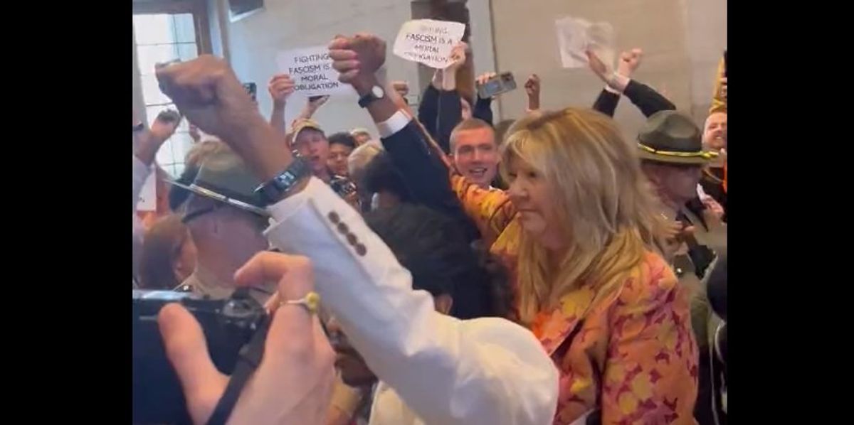 Tennessee House’un Üç Demokratı ‘Ayaklanma’ Nedeniyle Kovuşturmasını İzleyelim