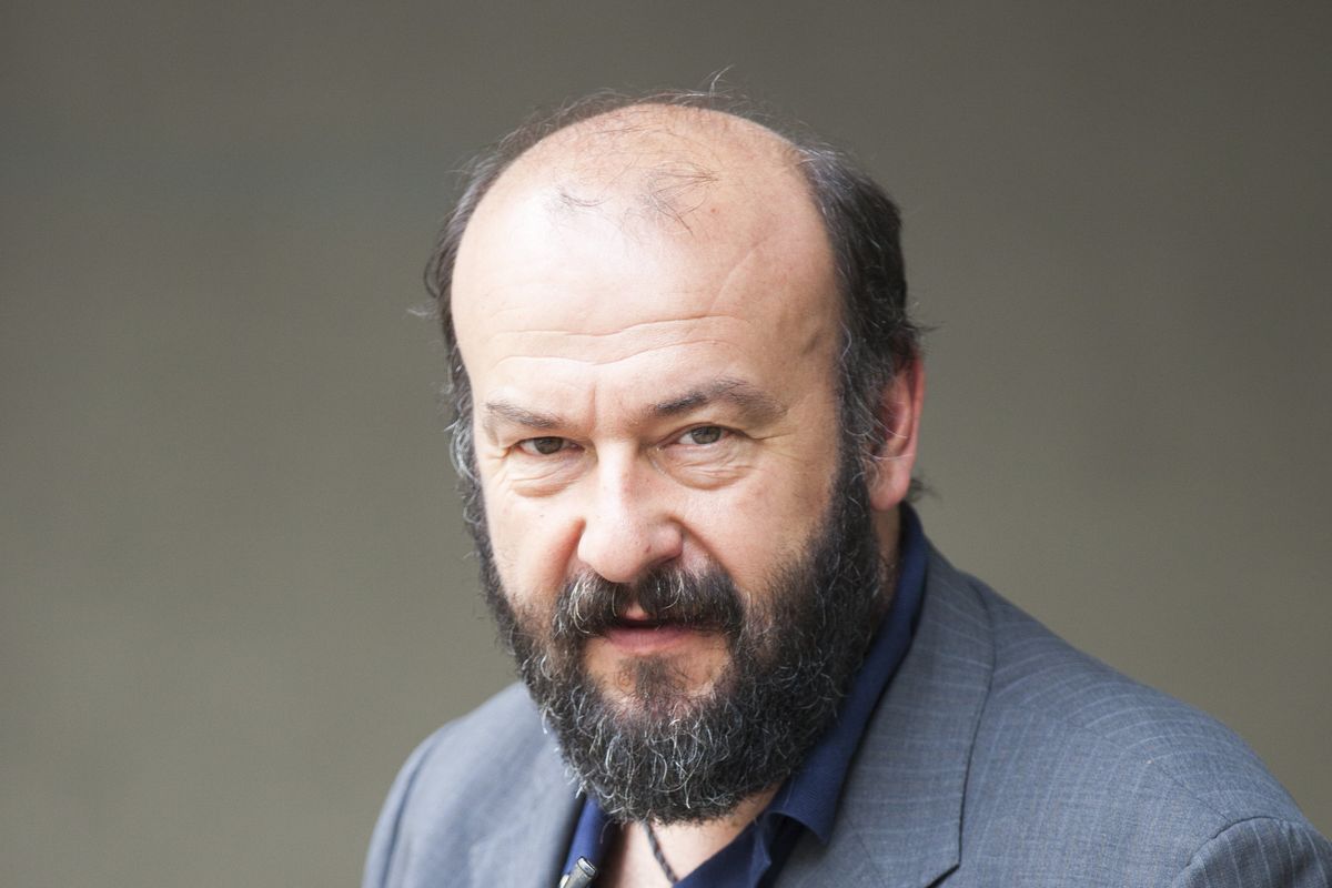 «La poesia sta bene, è come lama di spada»