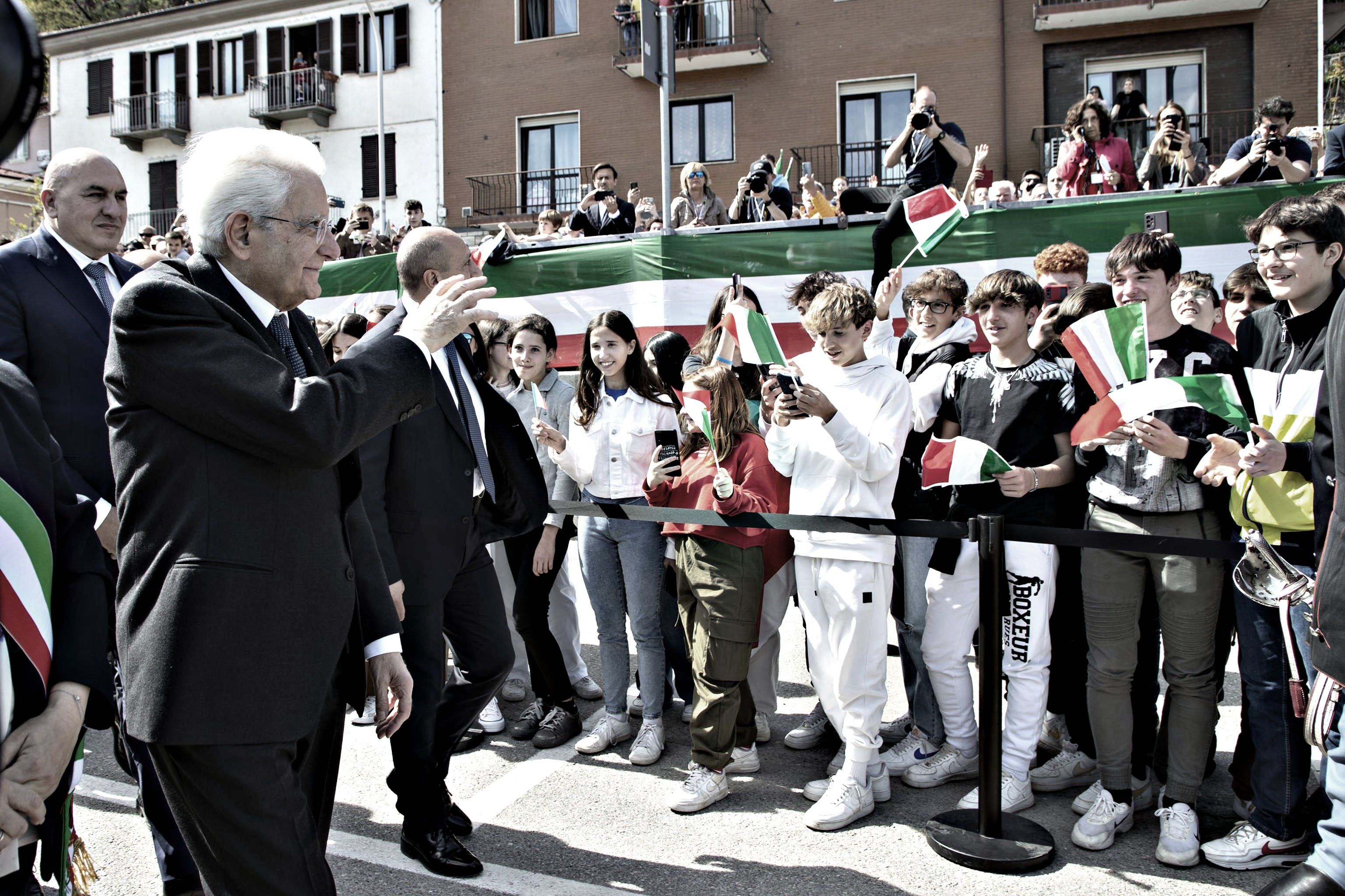 Con Sergio bimbi ok, con Giorgia no: lo chiamano giornalismo