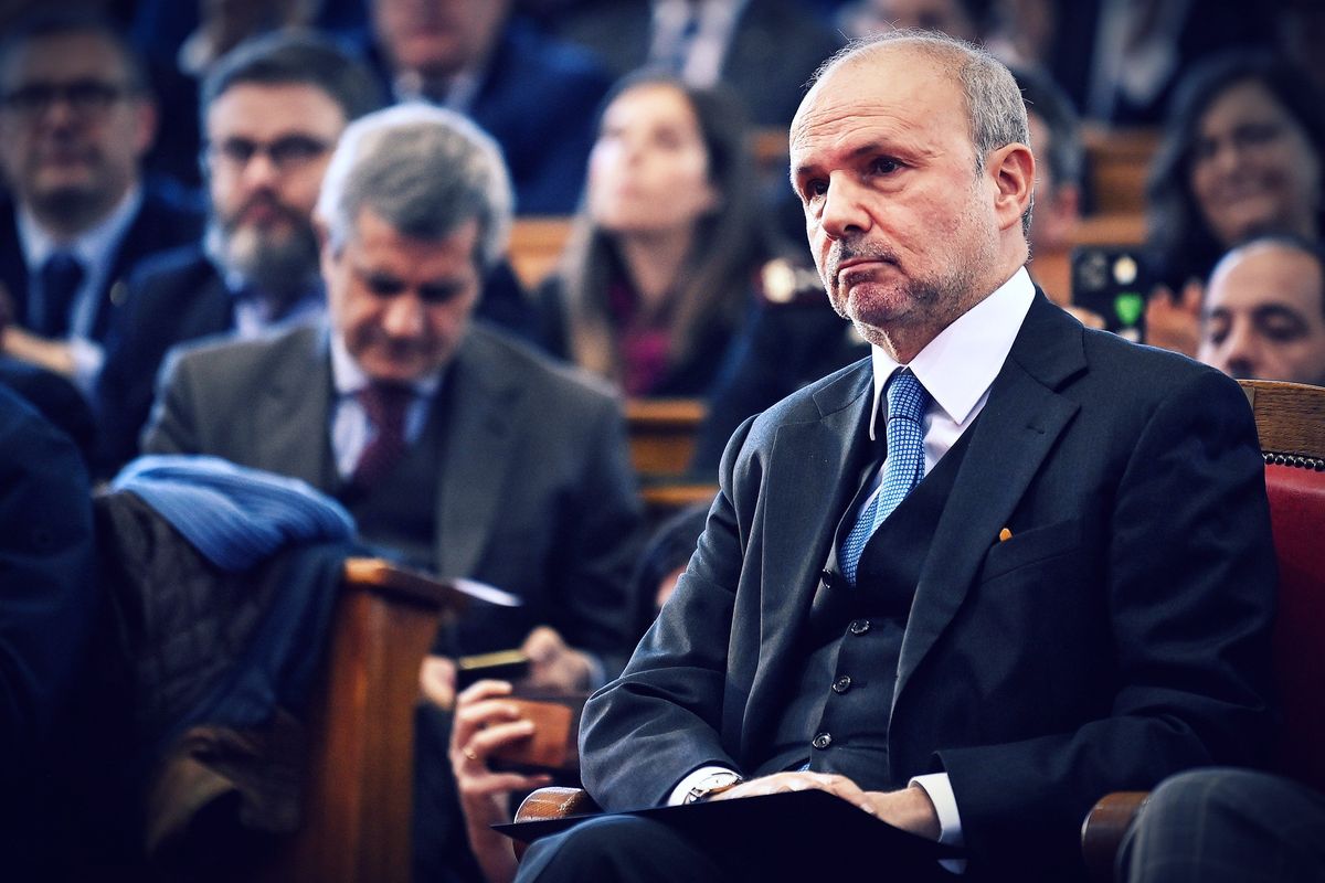 Schillaci dice addio alle mascherine. Ma restano nelle Rsa e in pronto soccorso