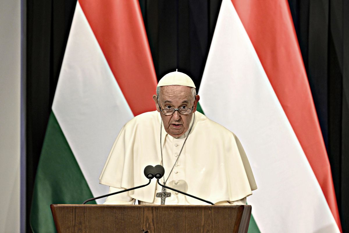 Il Papa «ungherese» stronca l’Europa sovietica e gender