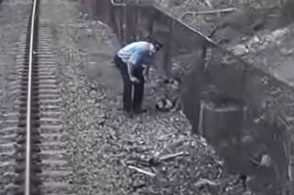 Video: Man hailed a hero for risking own life to save 3-year-old