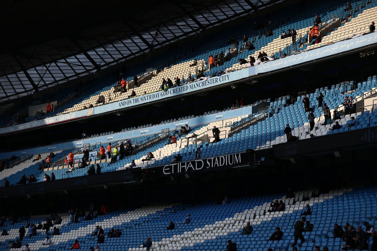 Mentre a Milano si perde tempo, il Man City allarga il suo stadio