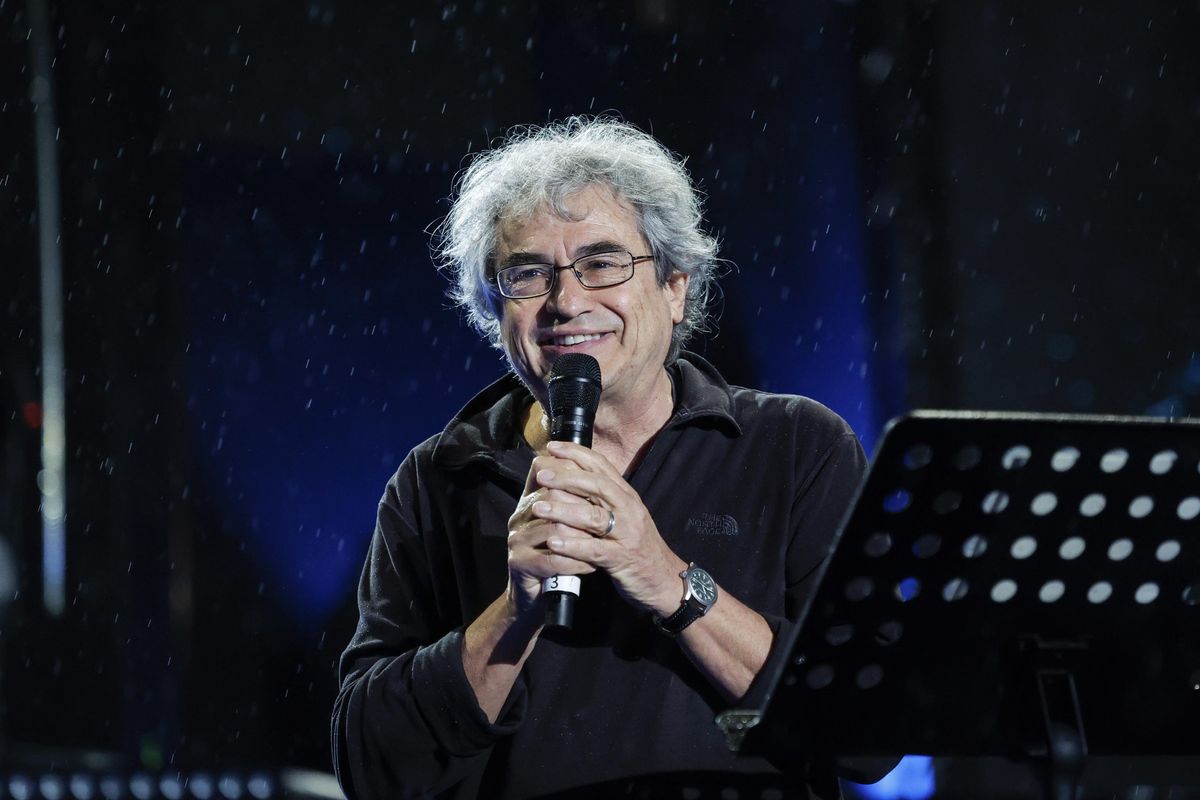 Il concertone va in tilt nel duello ucraino tra Rovelli e Crosetto