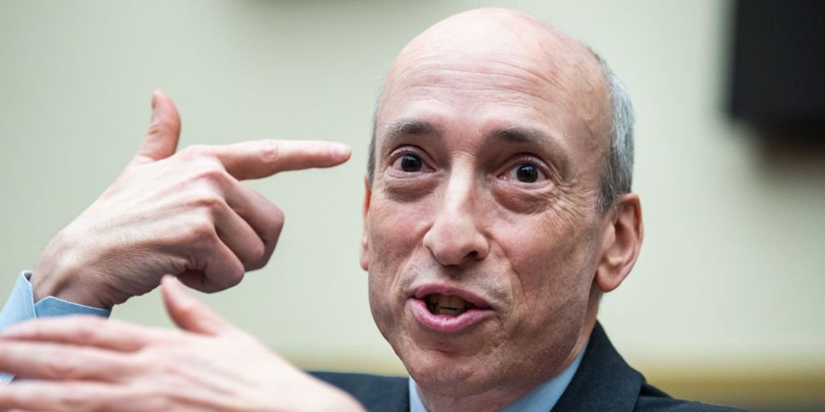 NextImg:SEC chairman stunned by question about paying for Steele dossier for Hillary Clinton campaign