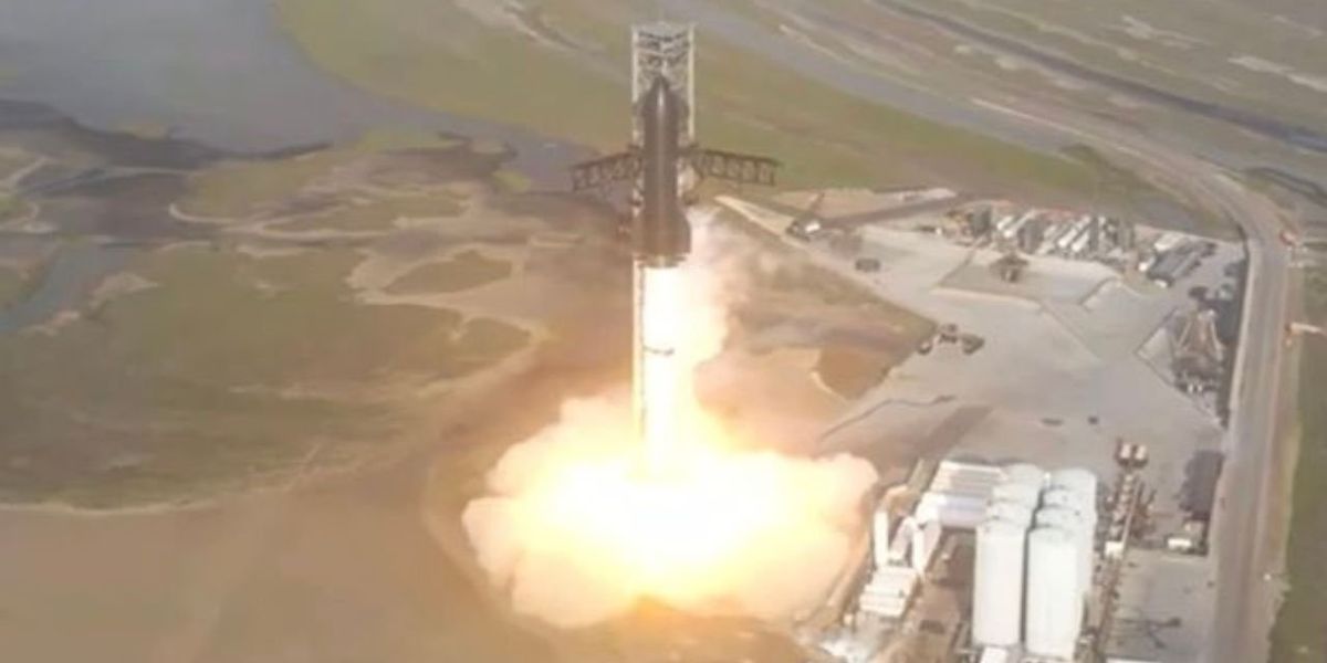 NextImg:Musk's SpaceX rocket experiences 'rapid, unscheduled disassembly,' explodes shortly after liftoff during historic test