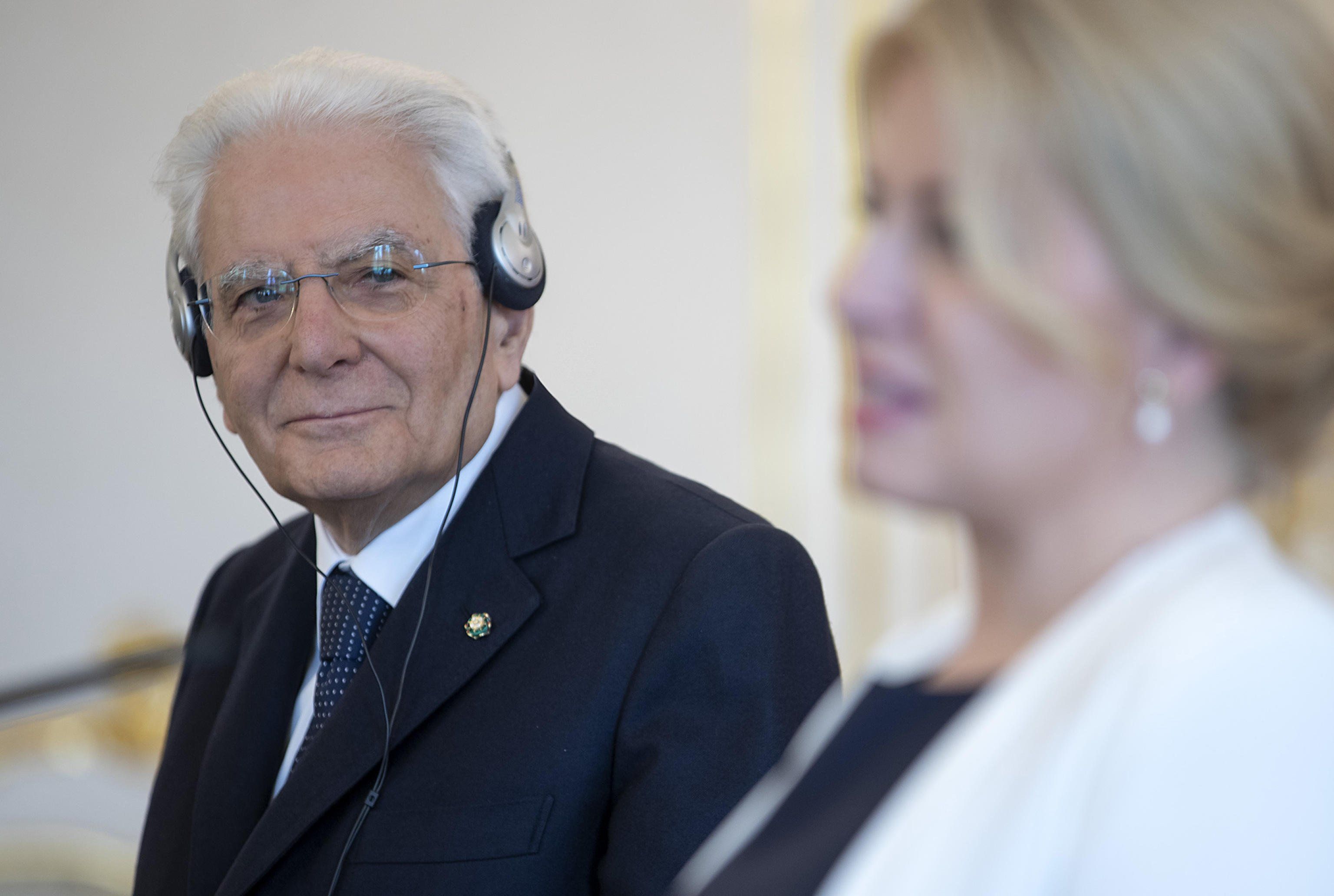 Mattarella invoca il pensiero unico pro Kiev