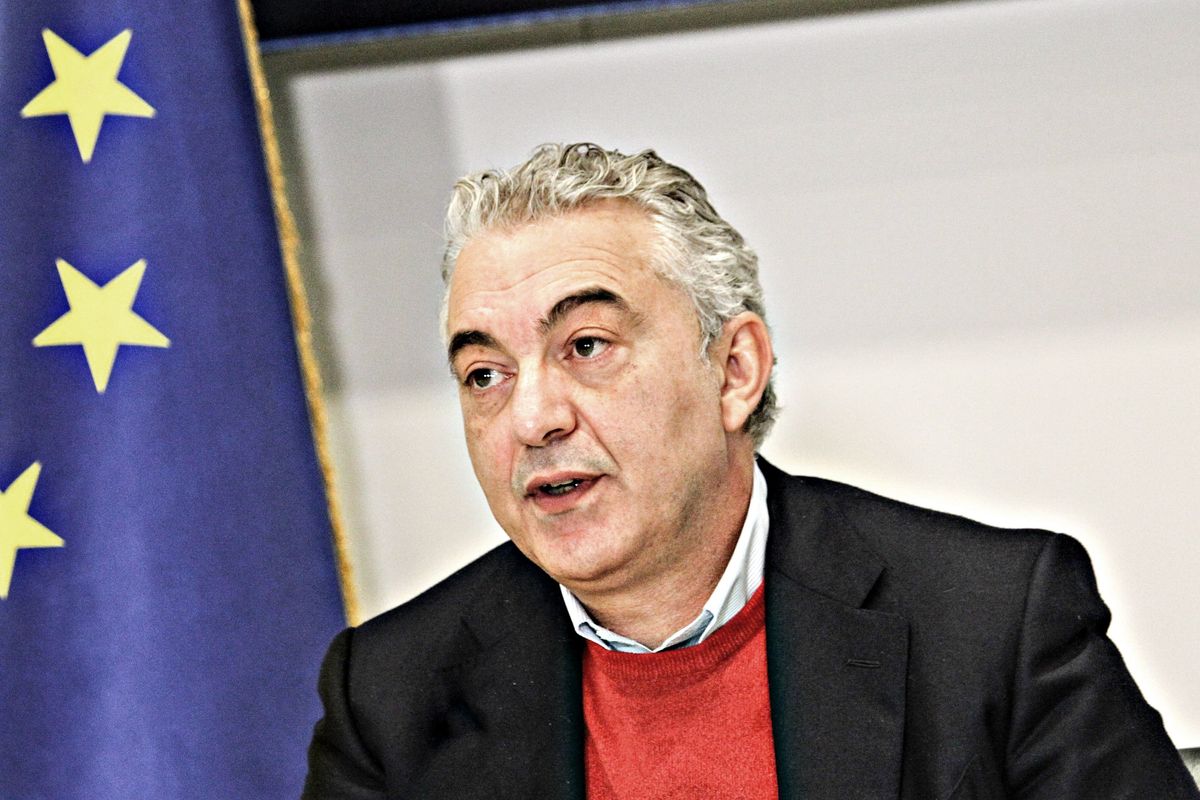 Arcuri verso il processo. I pm: «Mascherine pericolose, provvigioni abnormi»