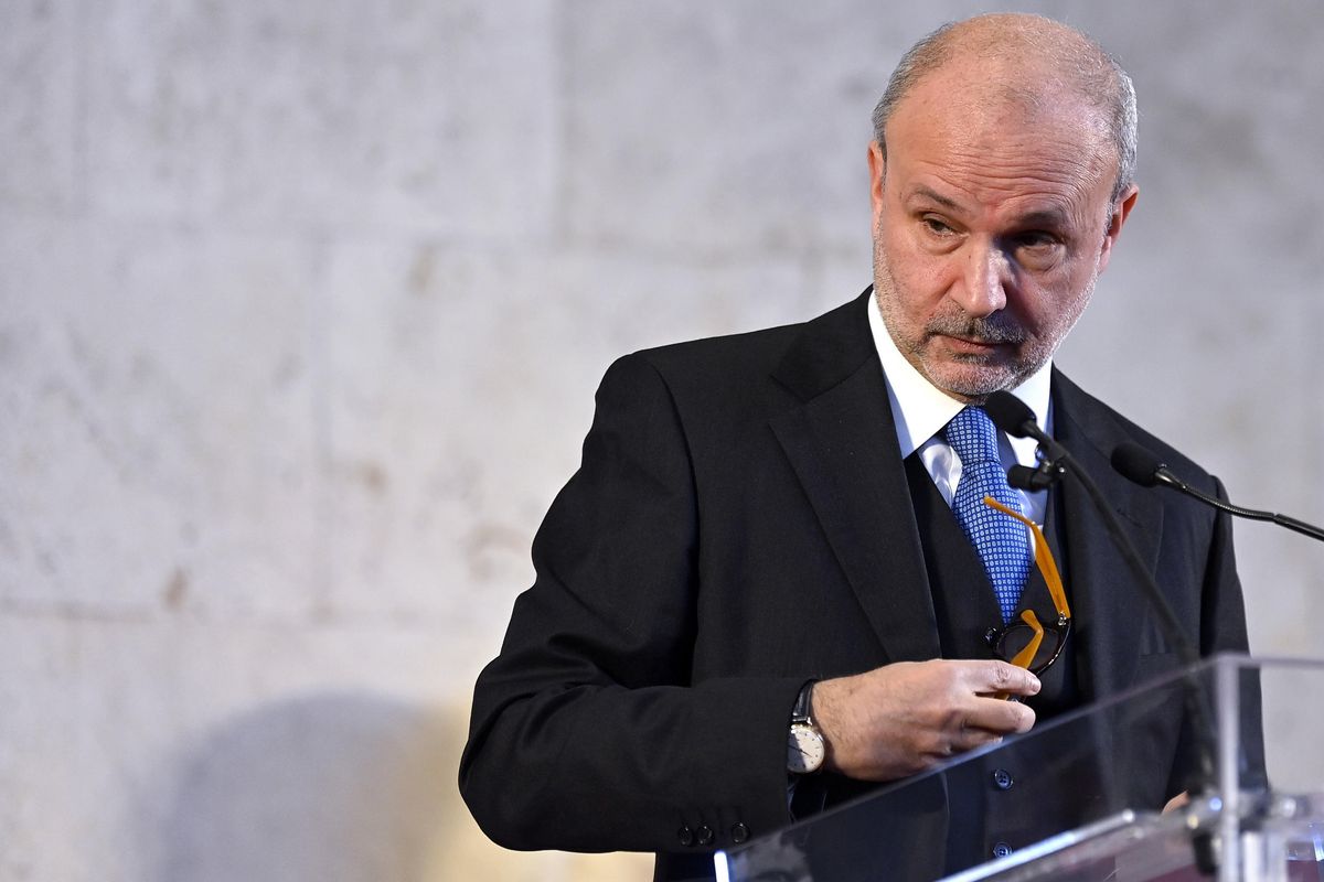 Schillaci vuol liberare le corsie dai bavagli. Ma è sparito il fondo per i danni da vaccini