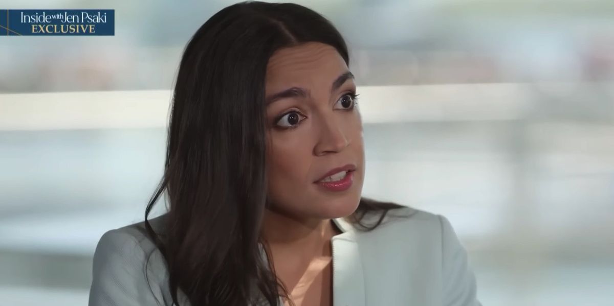NextImg:AOC suggests government should drop hammer on Fox News for 'very clearly' inciting violence — but there's a glaring problem