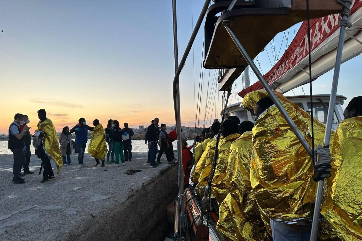 Nuova strage a Lampedusa. E l’Ue cincischia