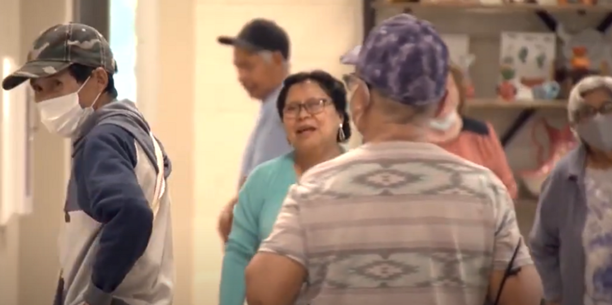 NextImg:Omaha senior center says it's taking in 40 refugees per day and serves nearly 13,000
