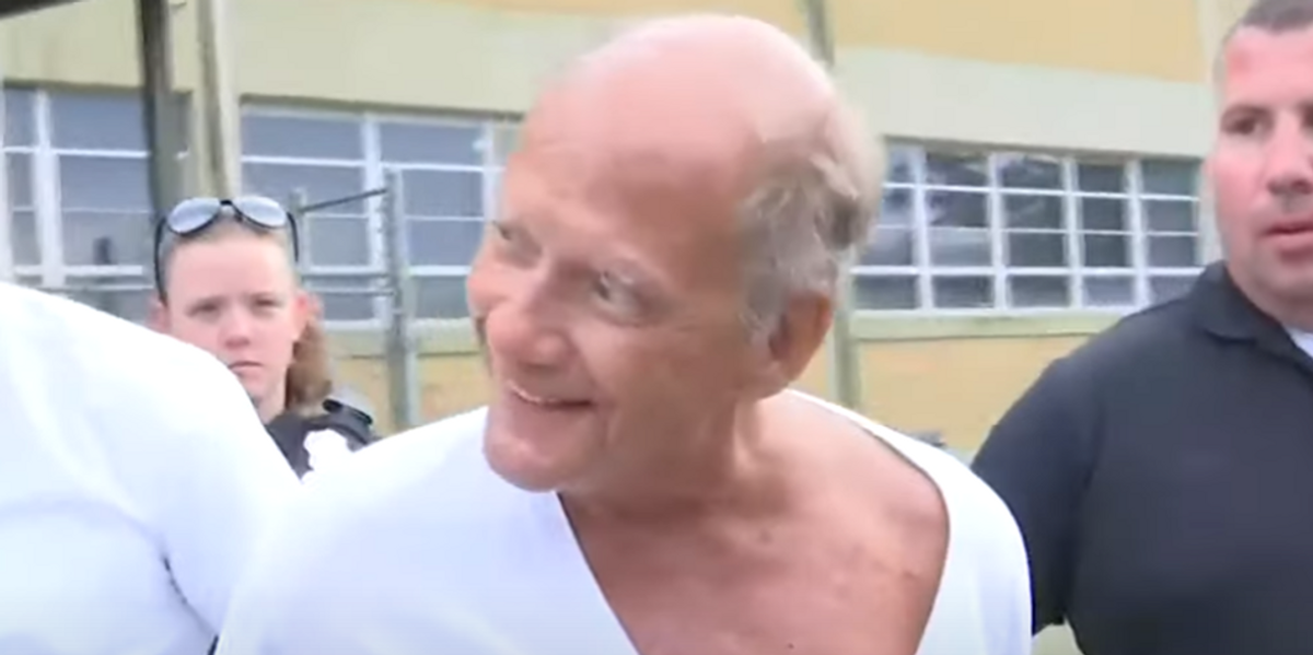 NextImg:Homeless 74-year-old arrested for robbing a bank after he demanded money from the teller