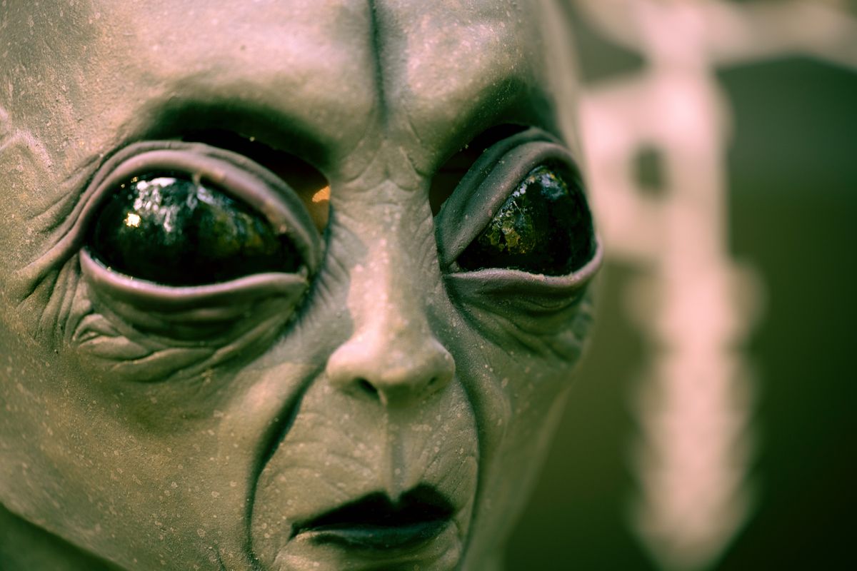 In Celebration of the Signs of Life on Venus, Here's an Alien-Themed Playlist