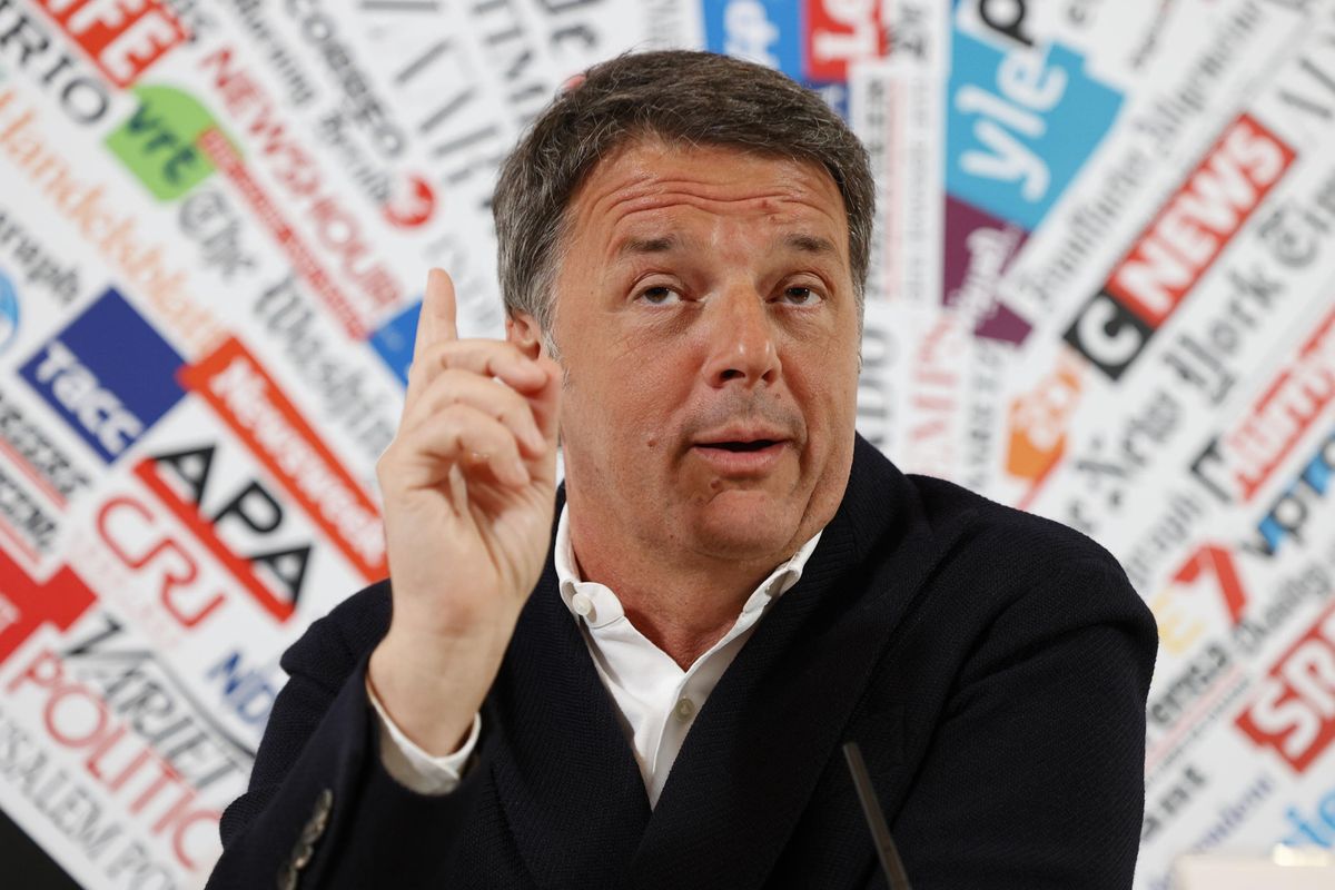 Il suo giornale li dà per «assolti». Ma per i genitori di Renzi al processo si mette male