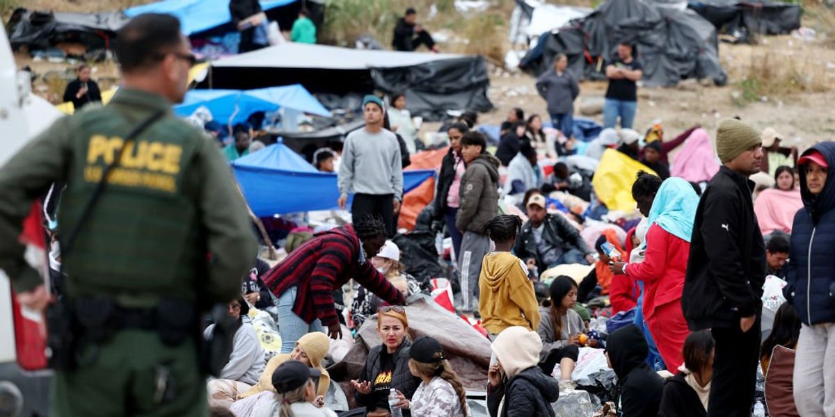 California may give illegal immigrants unemployment benefits despite growing budget deficit