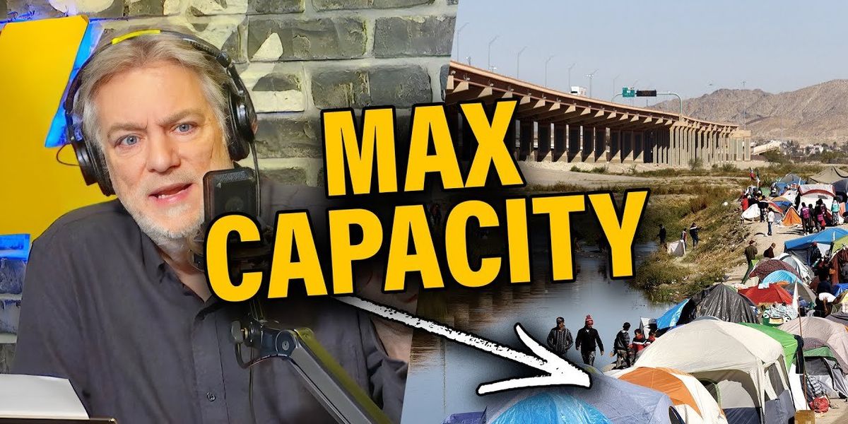 NextImg:Abbott sends migrants overwhelming Texas to New York