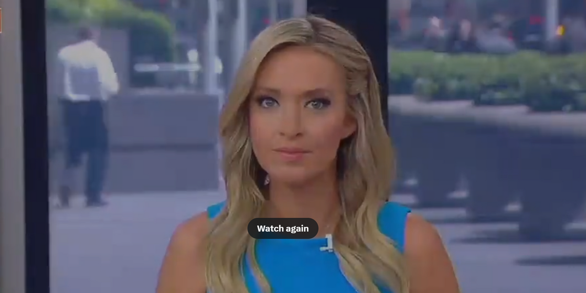 Kayleigh McEnany Irkçı Şey Diyor, Su Islak Olmaya Devam Ediyor