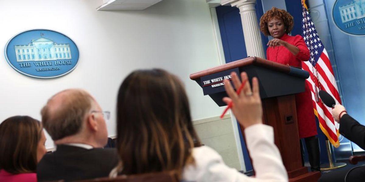 NextImg:White House tightens press badge restrictions, threatens to ban journalists who don't 'act in a professional manner'