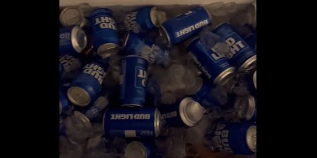 NextImg:Clay Travis conducted an experiment in which he gave out free beer at an event. He ended up with a cooler full of Bud Light: 'I'm not a marketing expert, but ...'