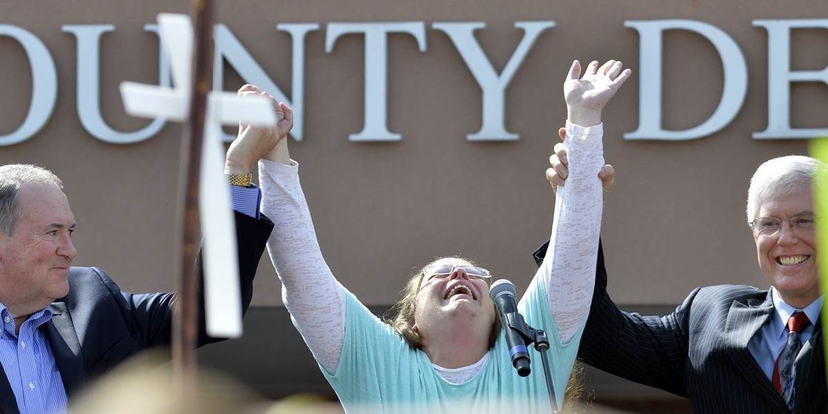 The 10 Dumbest Things That Happened In 2015