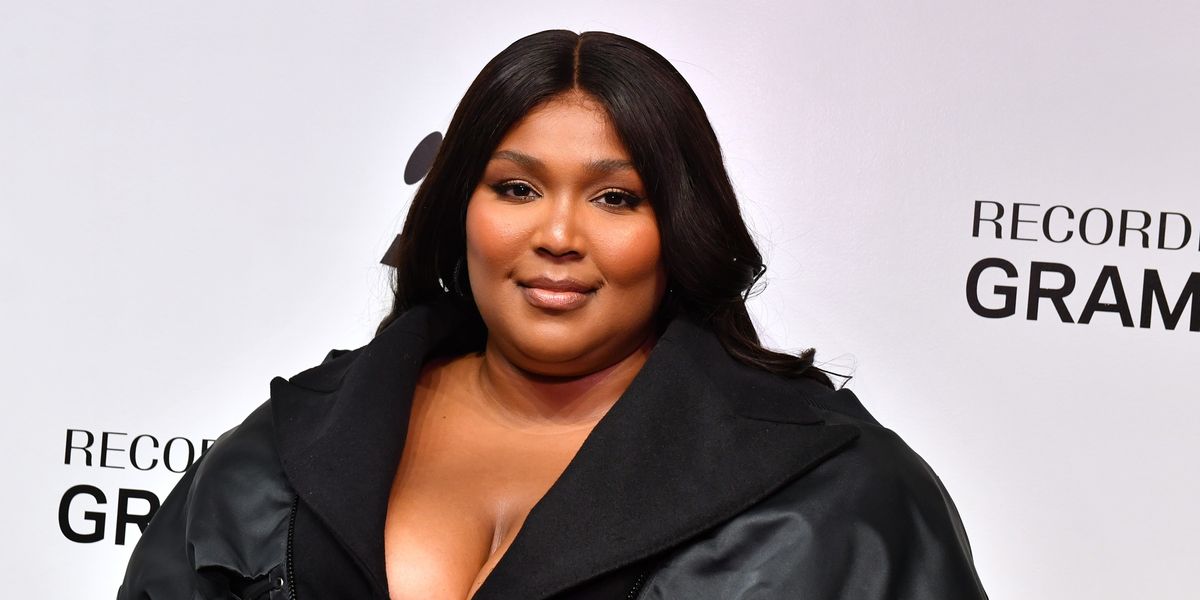 Lizzo Taught Us Her Go-To Makeup Routine For A Simple Everyday Beat
