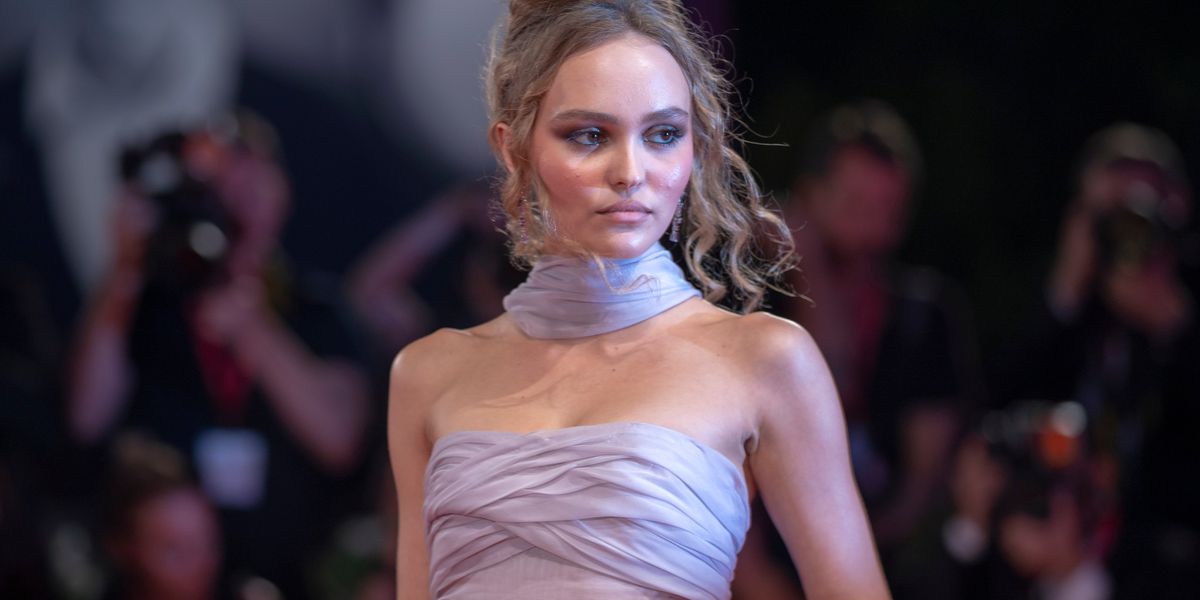 Reply to @ameliachalamet my review on the #lilyrosedepp dress