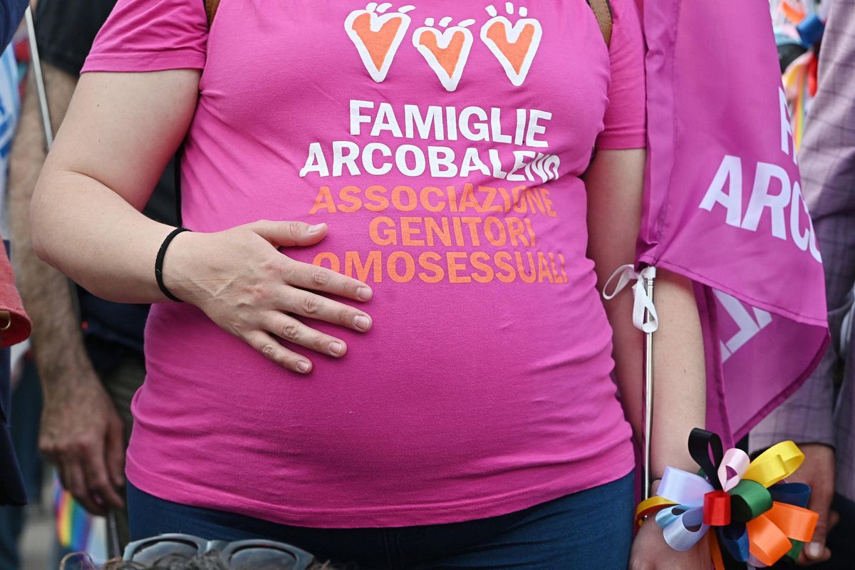 Preghiere sì, propaganda no. La linea delle Diocesi sui gay