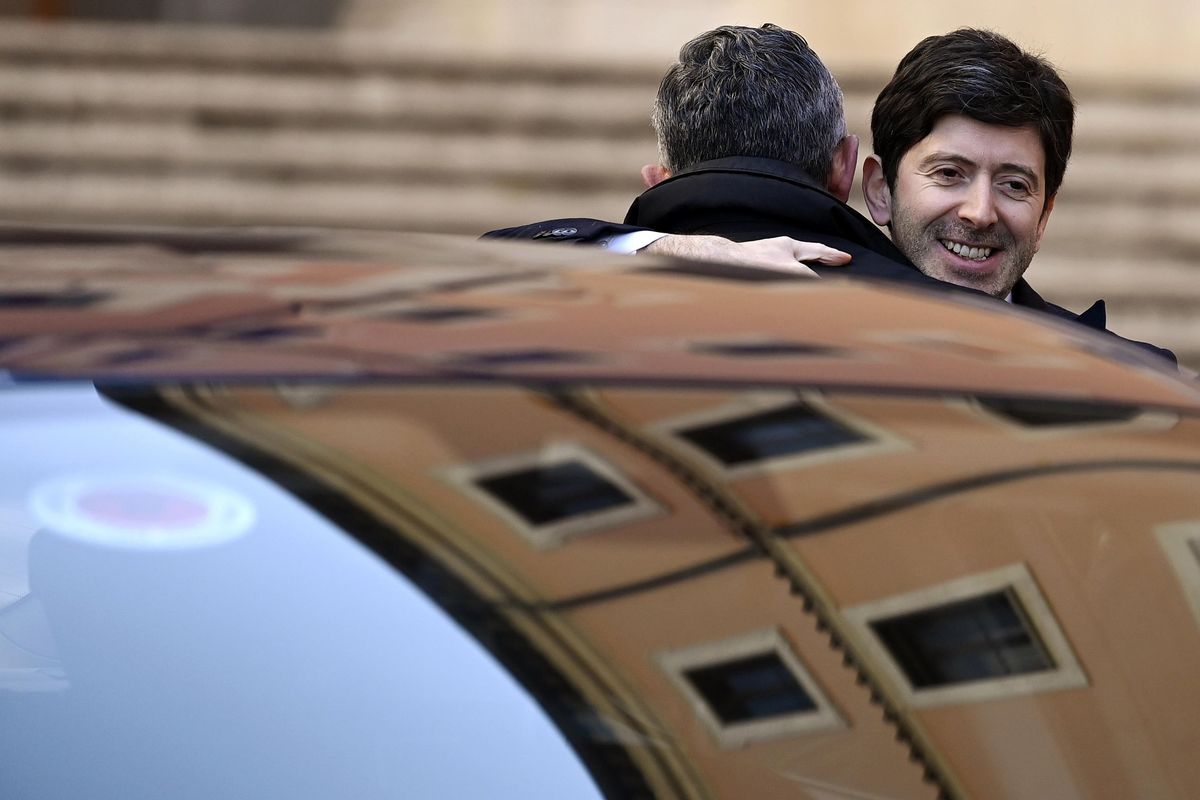 Provano a salvare Speranza & C. dal processo