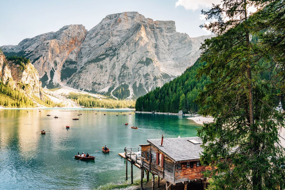 Dal lago di Braies a Gubbio: i luoghi delle fiction italiane di successo