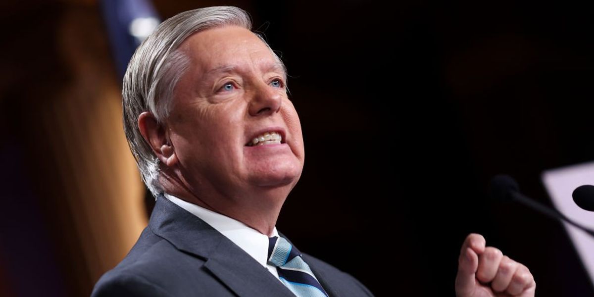 NextImg:Russia issues Lindsey Graham arrest warrant for Ukraine comments — senator says he'll wear it as 'Badge of Honor'