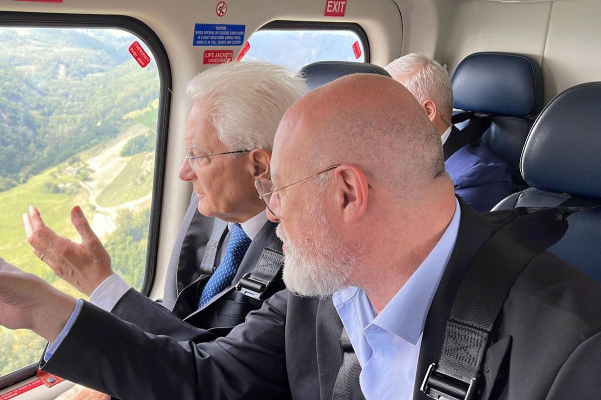 Mattarella fa visita agli alluvionati e prova a rianimare Bonaccini