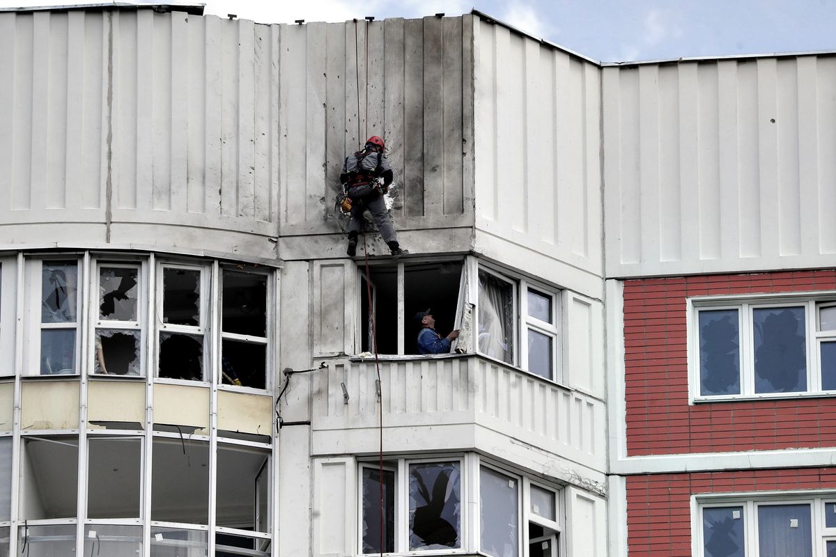 Macron gela l’Ue sulla trattativa con Putin