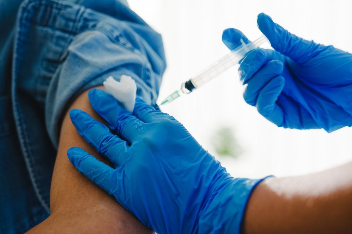 Demolì l’obbligo vaccinale: la toga finisce sotto inchiesta disciplinare