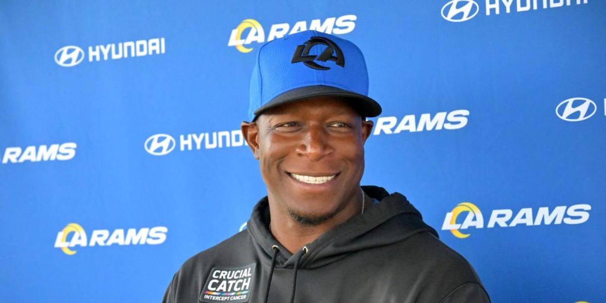 NFL coach helps save child's life at Las Vegas pool