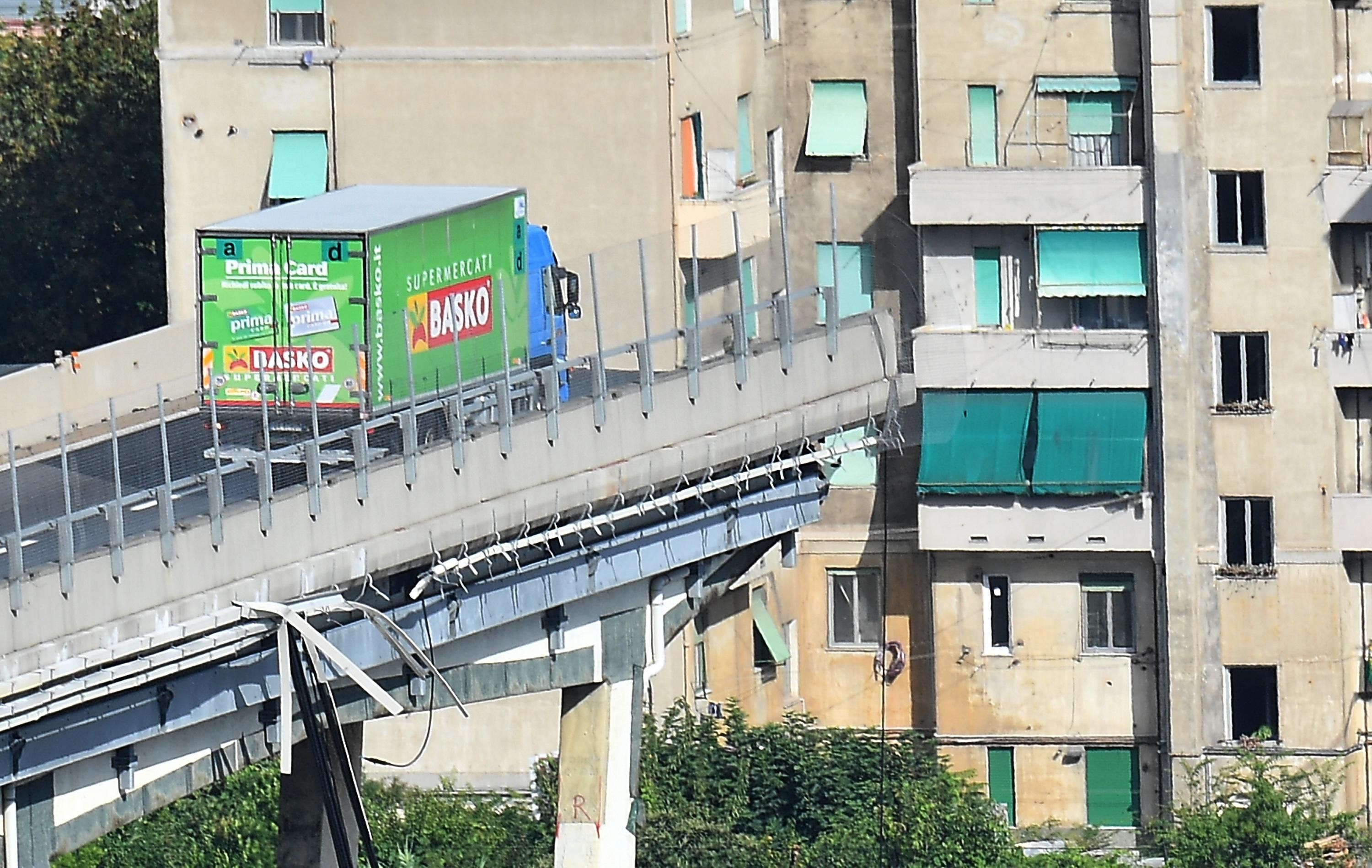 Il giallo del testimone sulla mega polizza del ponte Morandi